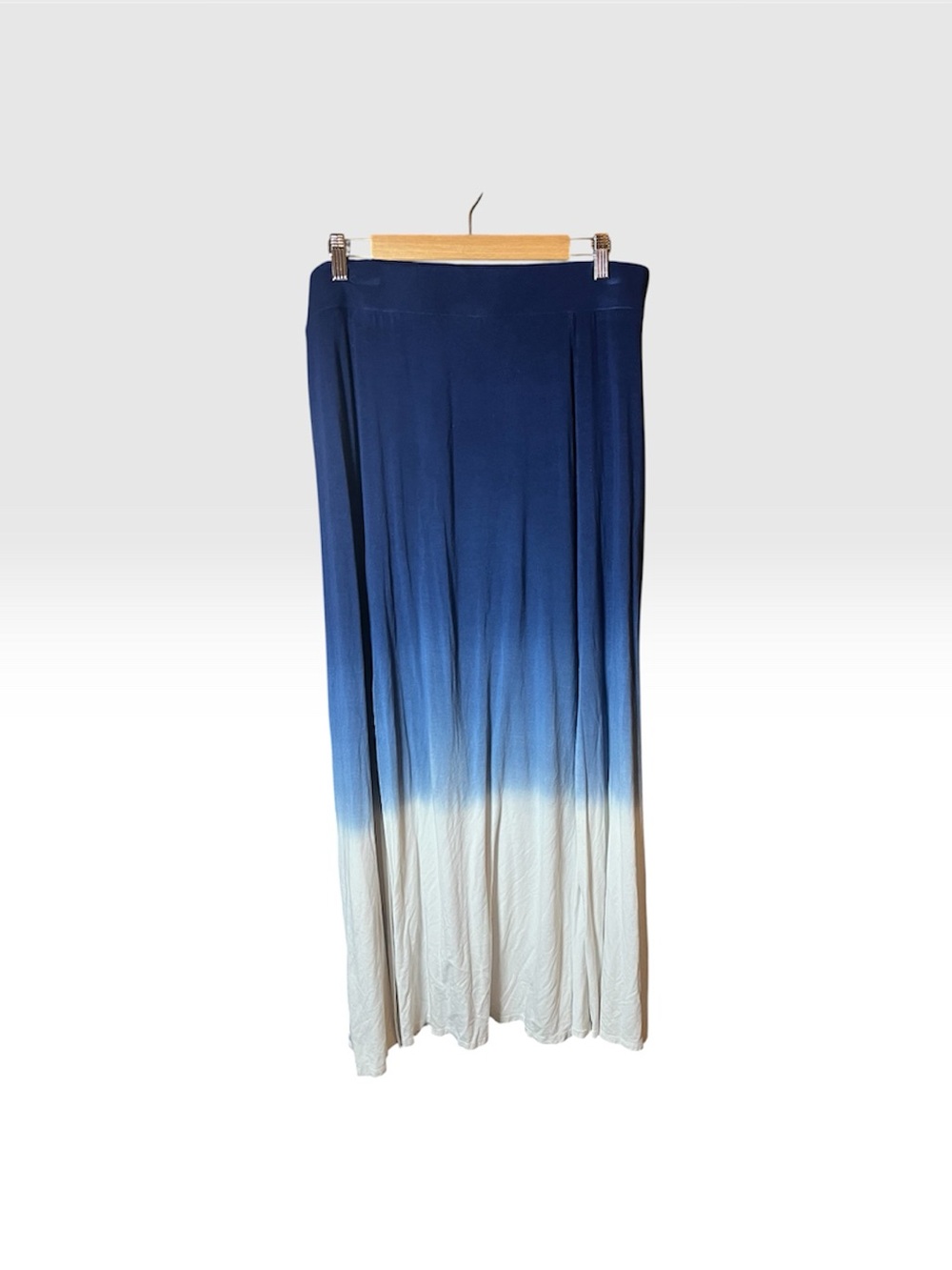 Torrid Women’s Ombre Maxi Skirt - Blue to White Sz 1 front slits summer casual
